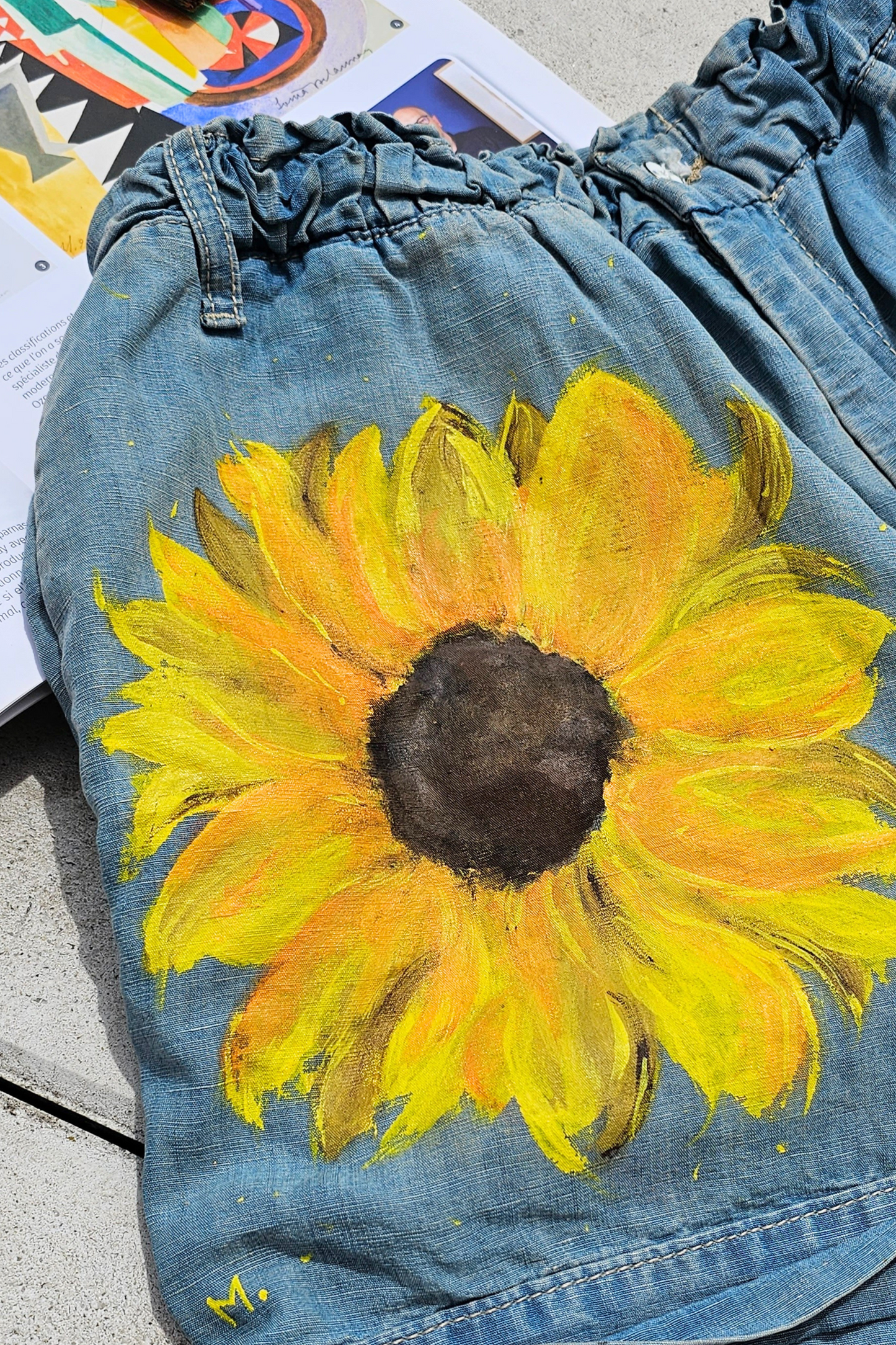 Short "Sunflower"