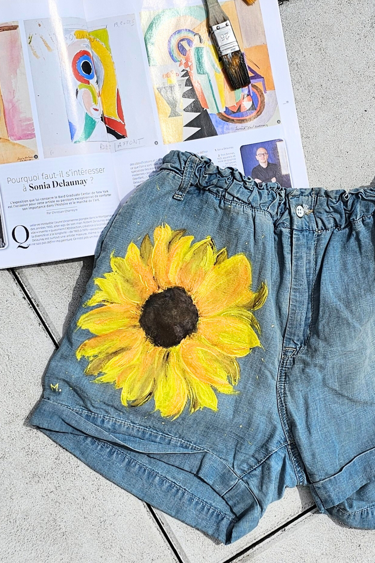 Short "Sunflower"